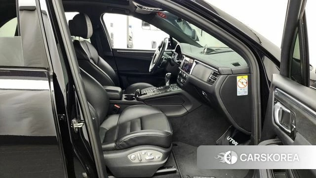 Porsche Macan 2021 Черный из Кореи, фото 2