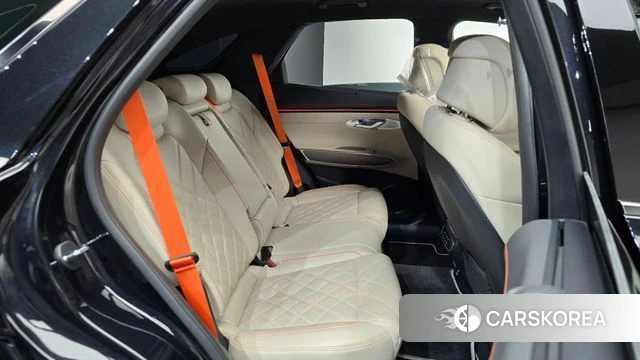 Genesis GV70 2024 Черный из Кореи, фото 2