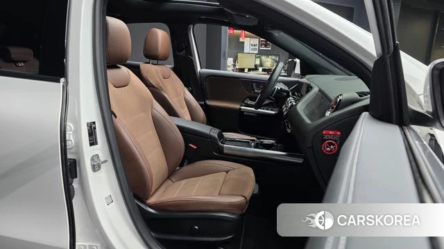 Mercedes-Benz GLA - Class H247 2025 Белый из Кореи, фото 2