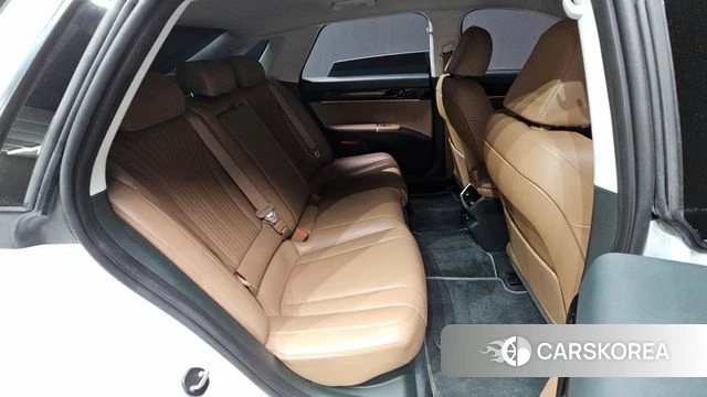 Hyundai Grandeur Hybrid (GN7) 2023 Белый из Кореи, фото 2