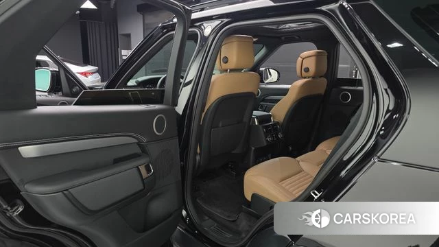 Land Rover Discovery 5 2024 Черный из Кореи, фото 2