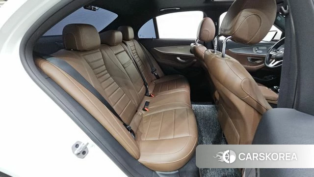 Mercedes-Benz E-Class W213 2018 Белый из Кореи, фото 2
