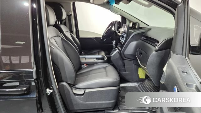 Hyundai Staria 2024 Черный из Кореи, фото 2