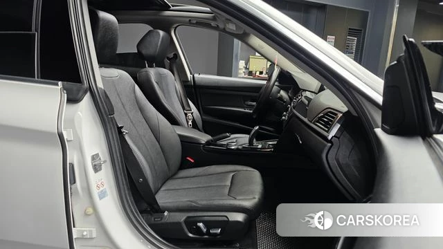BMW 3 Series GT (F34) 2019 Белый из Кореи, фото 2