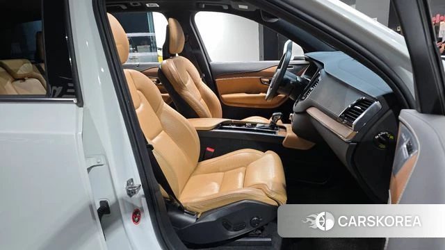Volvo XC90 second Generation 2019 Белый из Кореи, фото 2