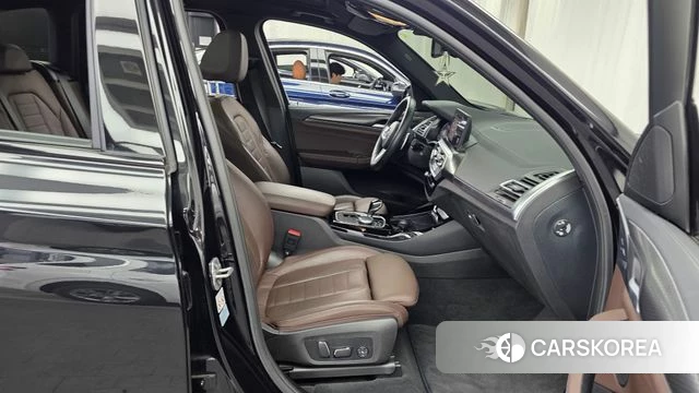 BMW X3 (G01) 2023 Черный из Кореи, фото 2