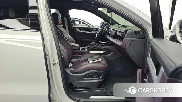 Porsche Cayenne (PO536) 2024 Серебряный из Кореи, фото 2