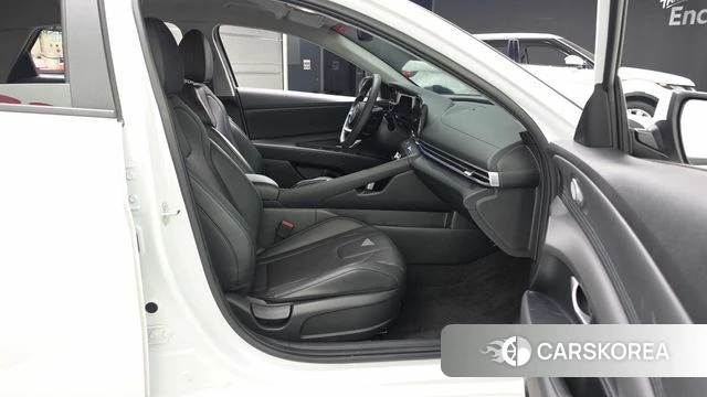 Hyundai The New Avante (CN7) 2023 Белый из Кореи, фото 2