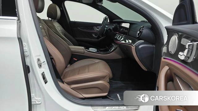 Mercedes-Benz E-Class W213 2021 Белый из Кореи, фото 2