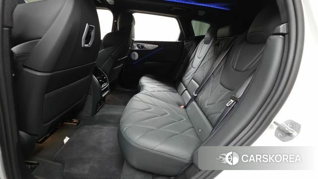 BMW XM (G09) 2023 Белый из Кореи, фото 2