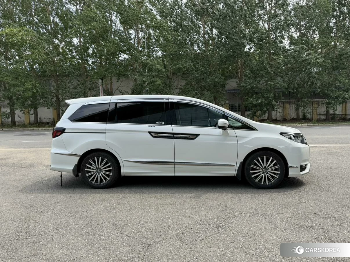 Honda Elysion 2021 Белый из Китая, фото 2