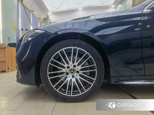 Mercedes-Benz C-class 2024 Зеленый из Китая, фото 2
