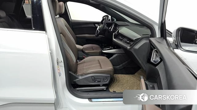 Audi Q4 e-Tron (F4) 2022 Белый из Кореи, фото 2