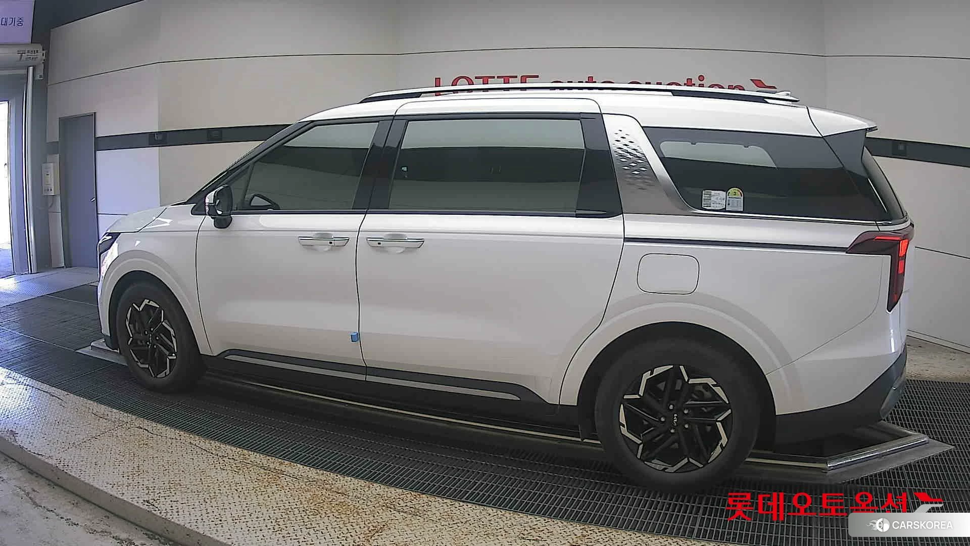 Kia Carnival id 4990050 из Кореи 2