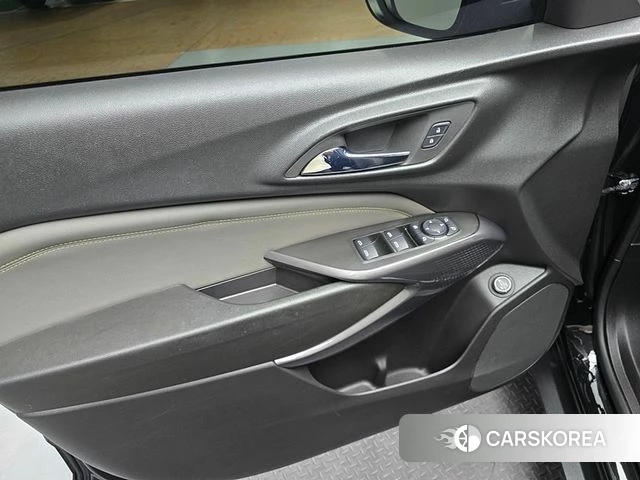 Chevrolet (GM Daewoo) Trax Crossover 2023 Черный из Кореи, фото 2