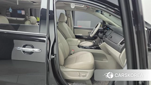 Kia The New Carnival 2018 Черный из Кореи, фото 2