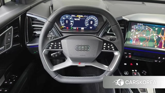 Audi Q4 e-Tron (F4) 2026 Светло-серебряный цвет из Кореи, фото 2