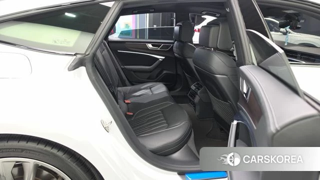 Audi A7 (4K) 2023 Белый из Кореи, фото 2