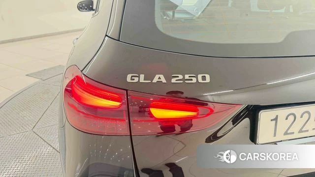 Mercedes-Benz GLA - Class H247 2026 Черный из Кореи, фото 2