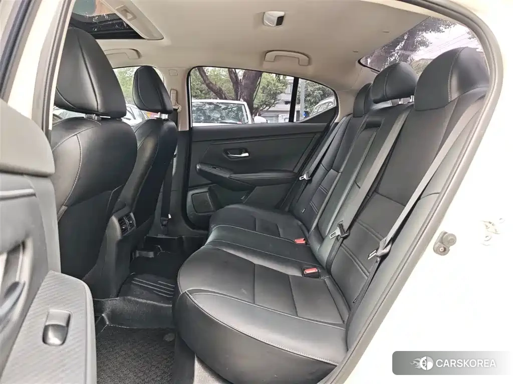 Nissan Sylphy 2023 Белый из Китая, фото 2