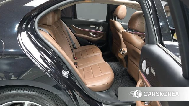 Mercedes-Benz E-Class W213 2018 Черный из Кореи, фото 2
