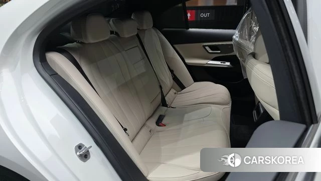 Mercedes-Benz E-Class W214 2025 Белый из Кореи, фото 2