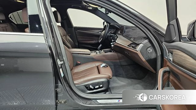 BMW 5 Series (G30) 2020 Серый из Кореи, фото 2
