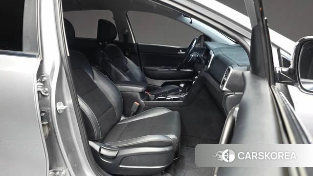 Kia Sportage The Bold 2021 Серебряный из Кореи, фото 2
