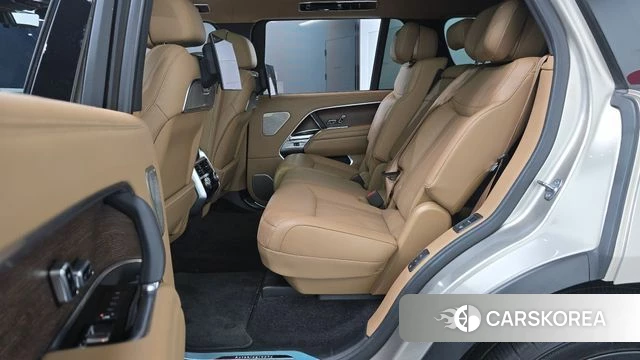 Land Rover Range Rover 5th Generation 2023 Золотой из Кореи, фото 2