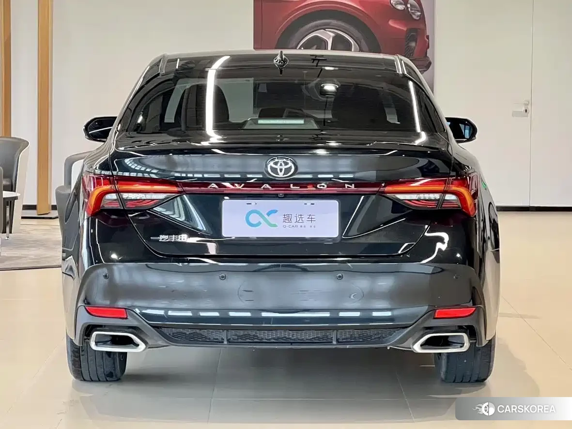 Toyota Avalon 2023 Черный из Китая, фото 2