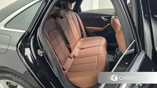 Audi A4 (B9) 2022 Черный из Кореи, фото 2