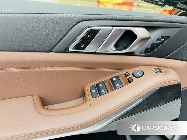 BMW X5 2021 Черный из Китая, фото 2