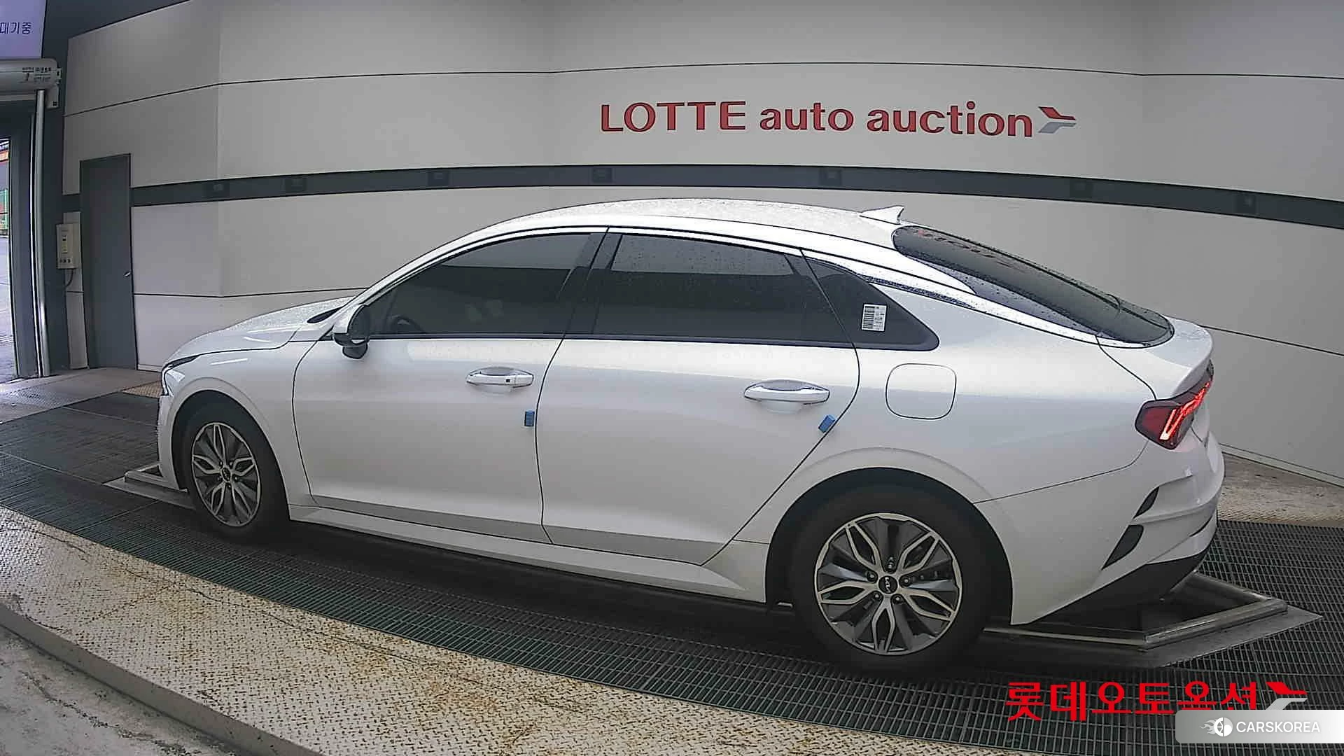 Kia K5 Hybrid 2023 Snow White Pearl из Кореи, фото 2