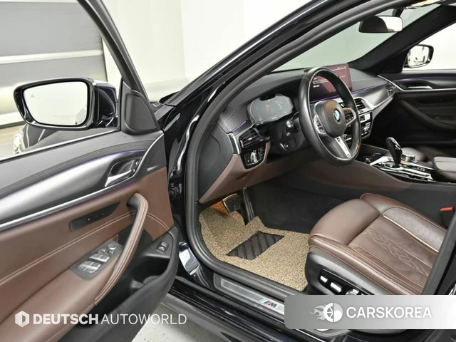BMW 5 Series (G30) 2022 Черный из Кореи, фото 2
