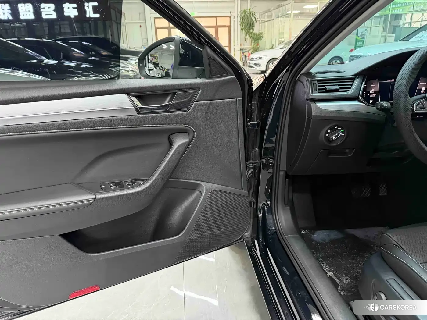 Skoda Superb 2022 Черный из Китая, фото 2