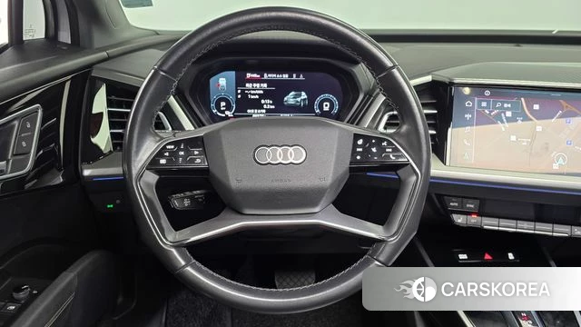 Audi Q4 e-Tron (F4) 2022 Белый из Кореи, фото 2
