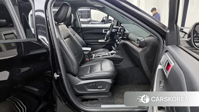 Ford Explorer 6th Generation 2021 Черный из Кореи, фото 2