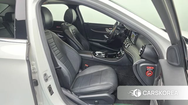 Mercedes-Benz E-Class W213 2019 Белый из Кореи, фото 2