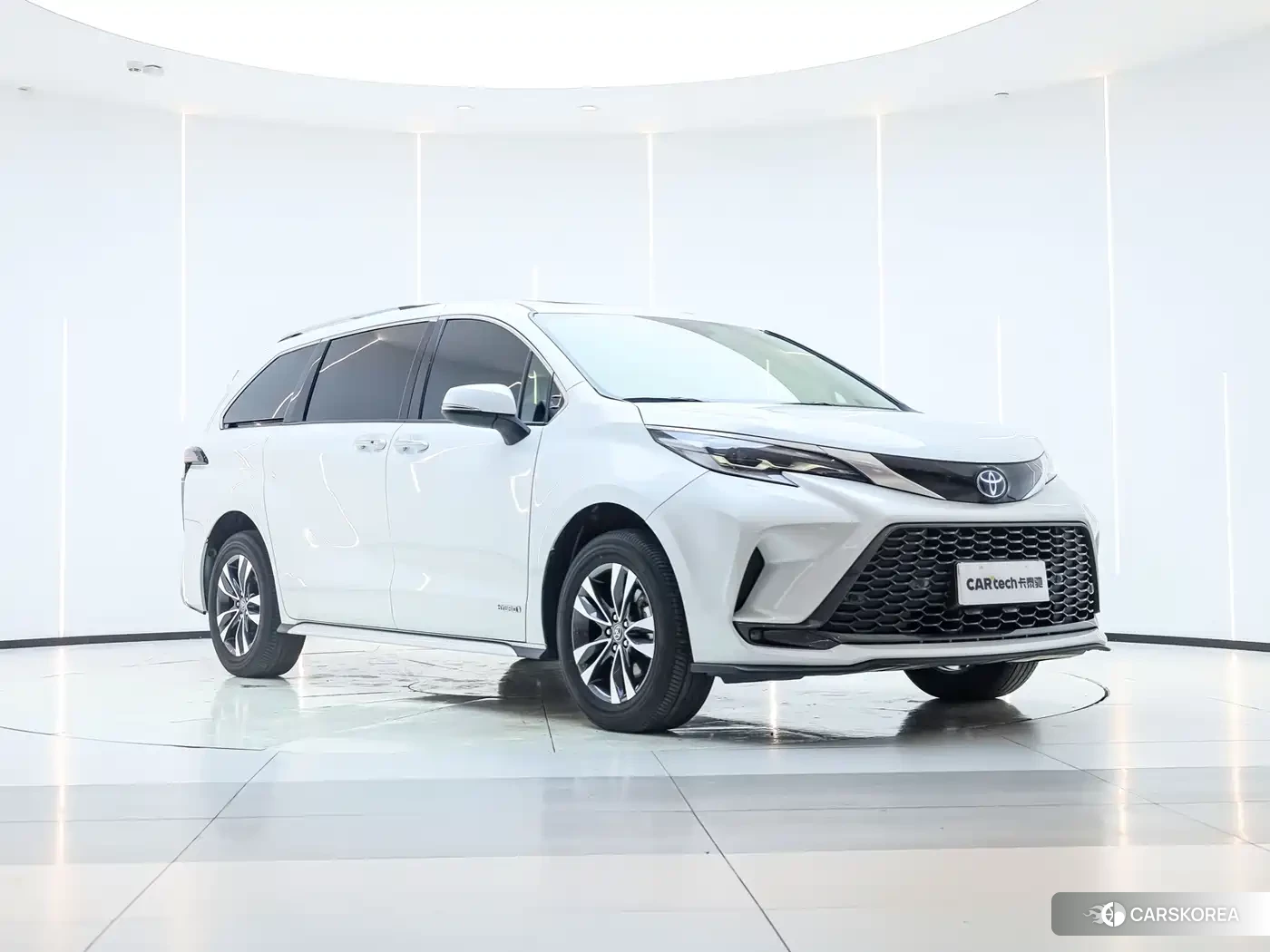 Toyota Granvia 2024 Белый из Китая, фото 2