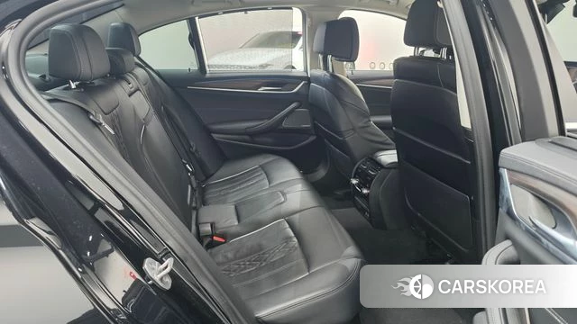 BMW 5 Series (G30) 2022 Черный из Кореи, фото 2