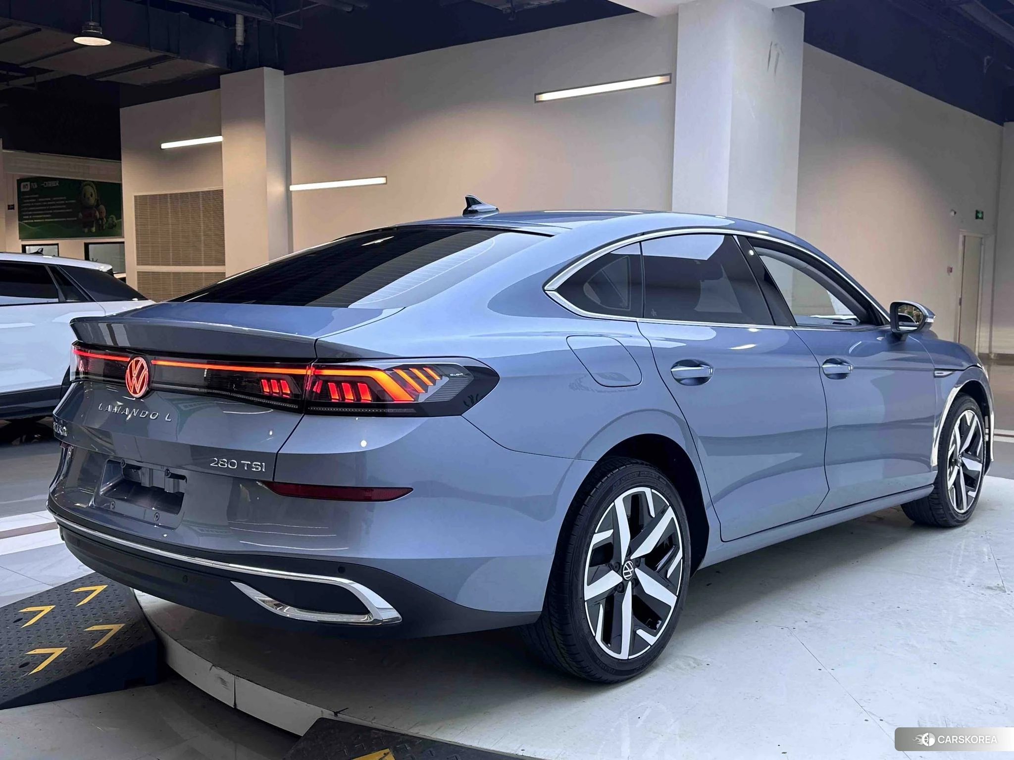 Volkswagen Lamando 2022 Синий из Китая, фото 2