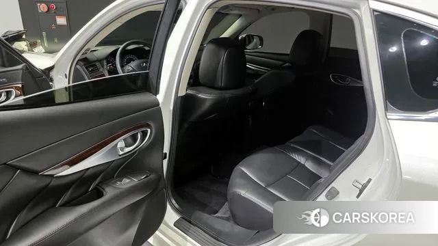 Infiniti Q70 2018 Белый из Кореи, фото 2