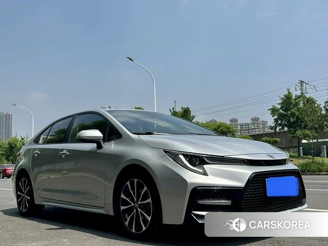 Toyota Levin 2021 Серебристо-серый из Китая, фото 2