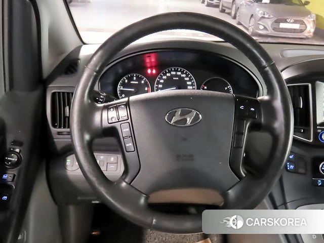 Hyundai The New Grand Starex 2018 Серебряный из Кореи, фото 2