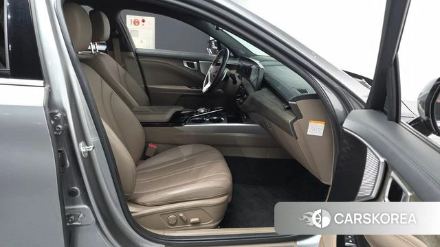 Kia K8 Hybrid 2023 Серебряный из Кореи, фото 2