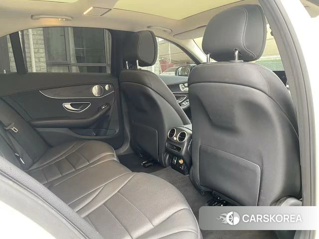 Mercedes-Benz C-class 2021 Белый из Китая, фото 2
