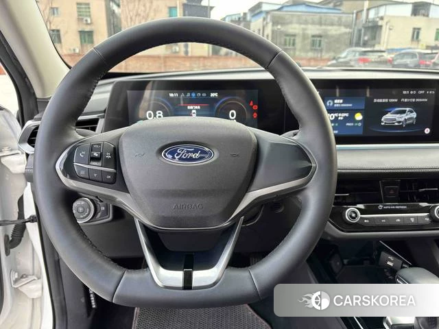 Ford Escort 2021 Белый из Китая, фото 2