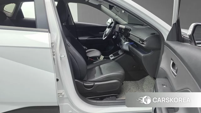 Hyundai Kona (SX2) 2023 Белый из Кореи, фото 3