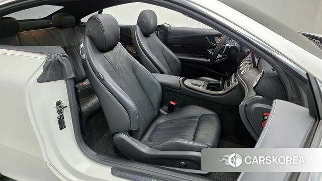 Mercedes-Benz E-Class W213 2022 Белый из Кореи, фото 2