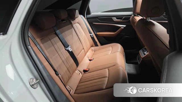 Audi A6 (C8) 2023 Белый из Кореи, фото 2